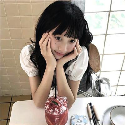 蒙娜丽莎与血月亮